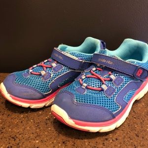 Stride Rite 11.5 toddler shoes